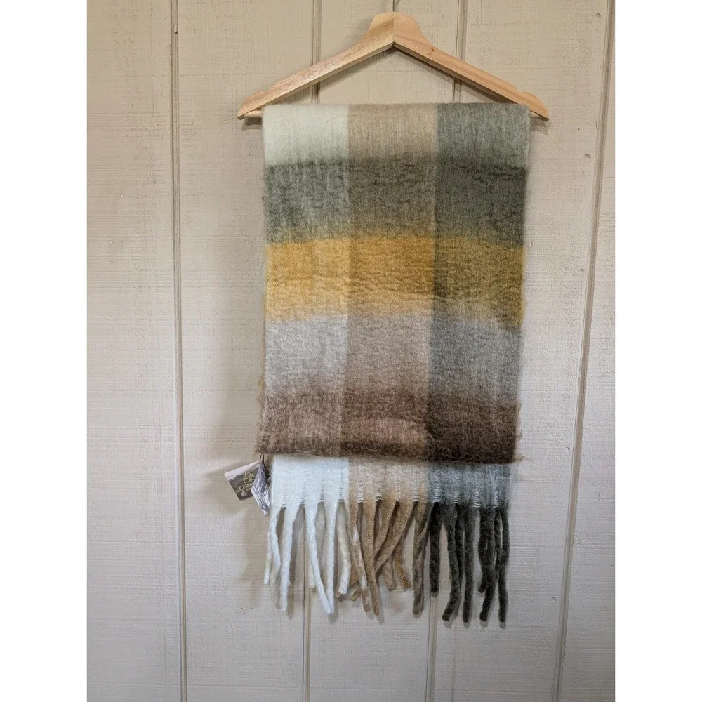 Celtic Ore Knitwear‎ Irish Wool Blend Plaid Scarf Mustard Taupe Fringe  Ireland